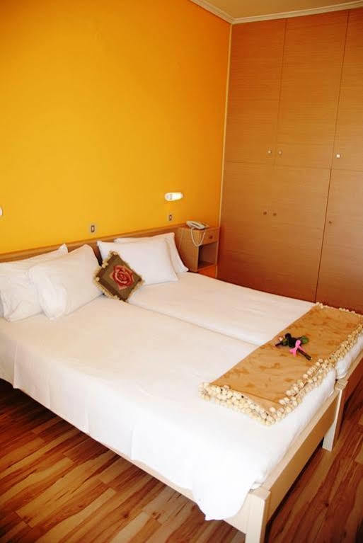 Galaxy Hotel Caristo Exterior foto